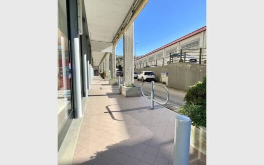 Negozio in affitto a Perugia