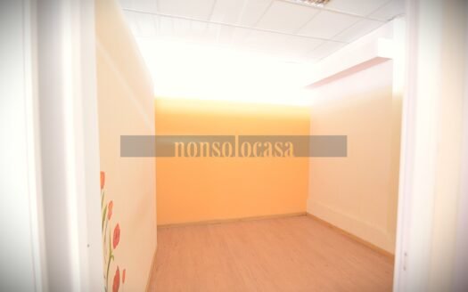 2 Vetrine in vendita in zona Pallotta