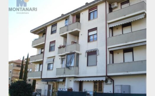 Vendesi appartamento con garage