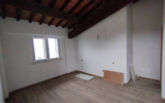 Appartamento 1 P. signorile di mq 117 con garage e giardino