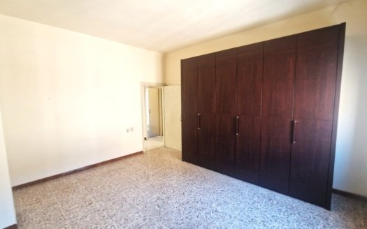 Luminoso appartamento con 3 camere e posto auto privato