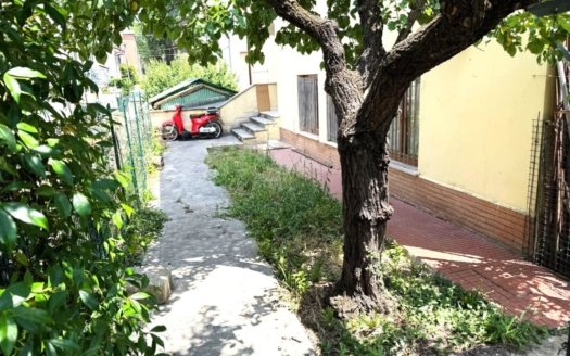 Appartamento su bifamiliare libero su 4 lati con ingresso indipendente e corte privata