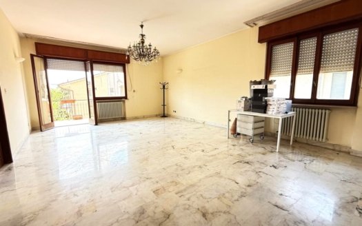 Appartamento su bifamiliare libero su 4 lati con ingresso indipendente e corte privata